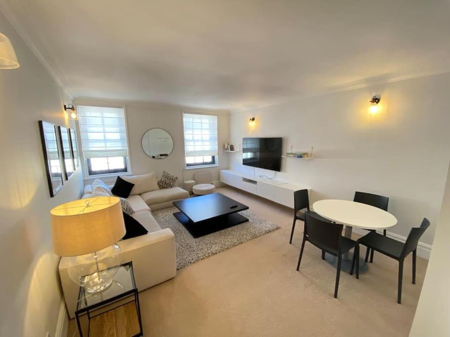 Wonderful Baker Street Flat! Londres